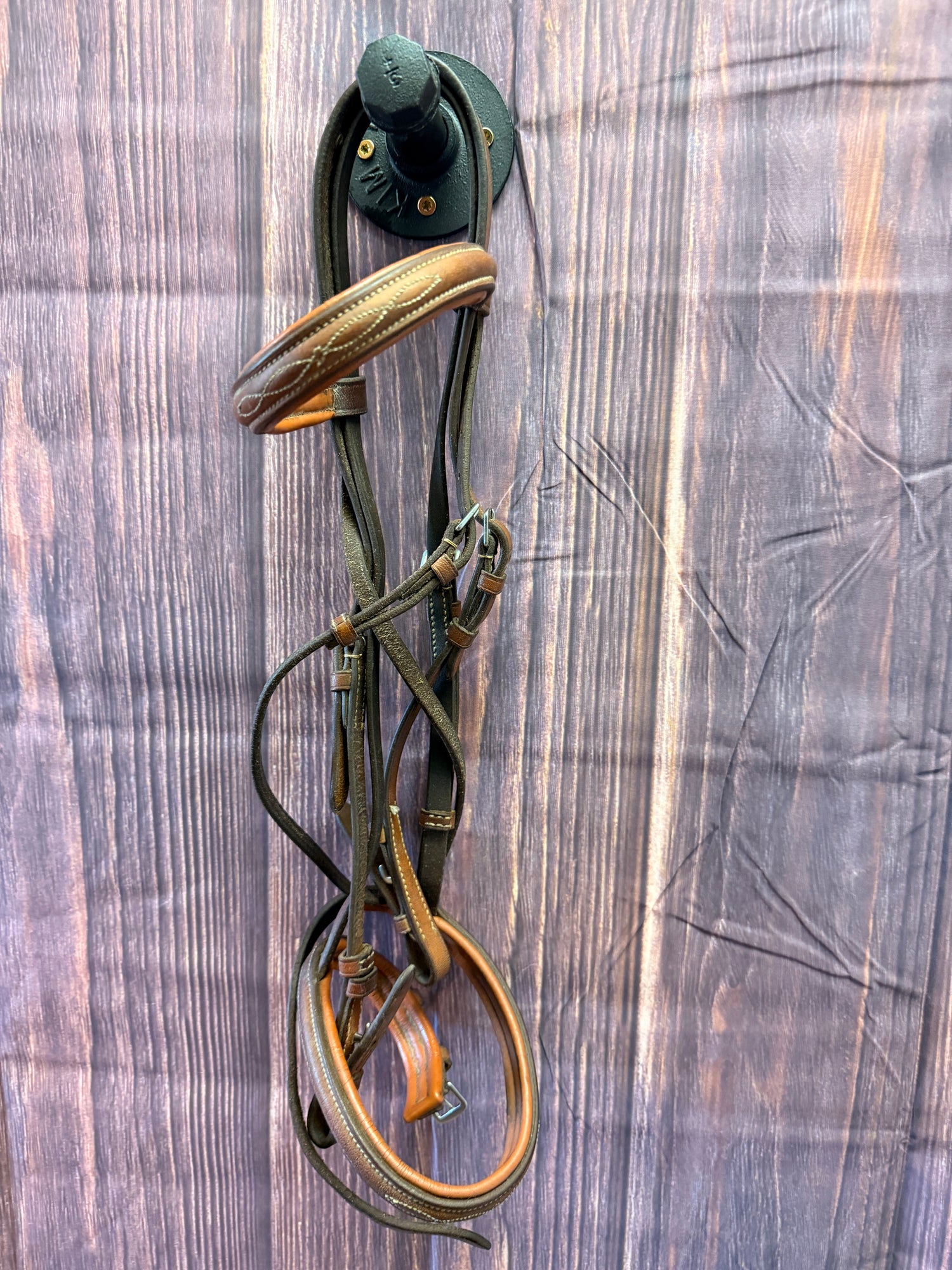 Horse Bridle Med brown with chestnut padding fancy stitched