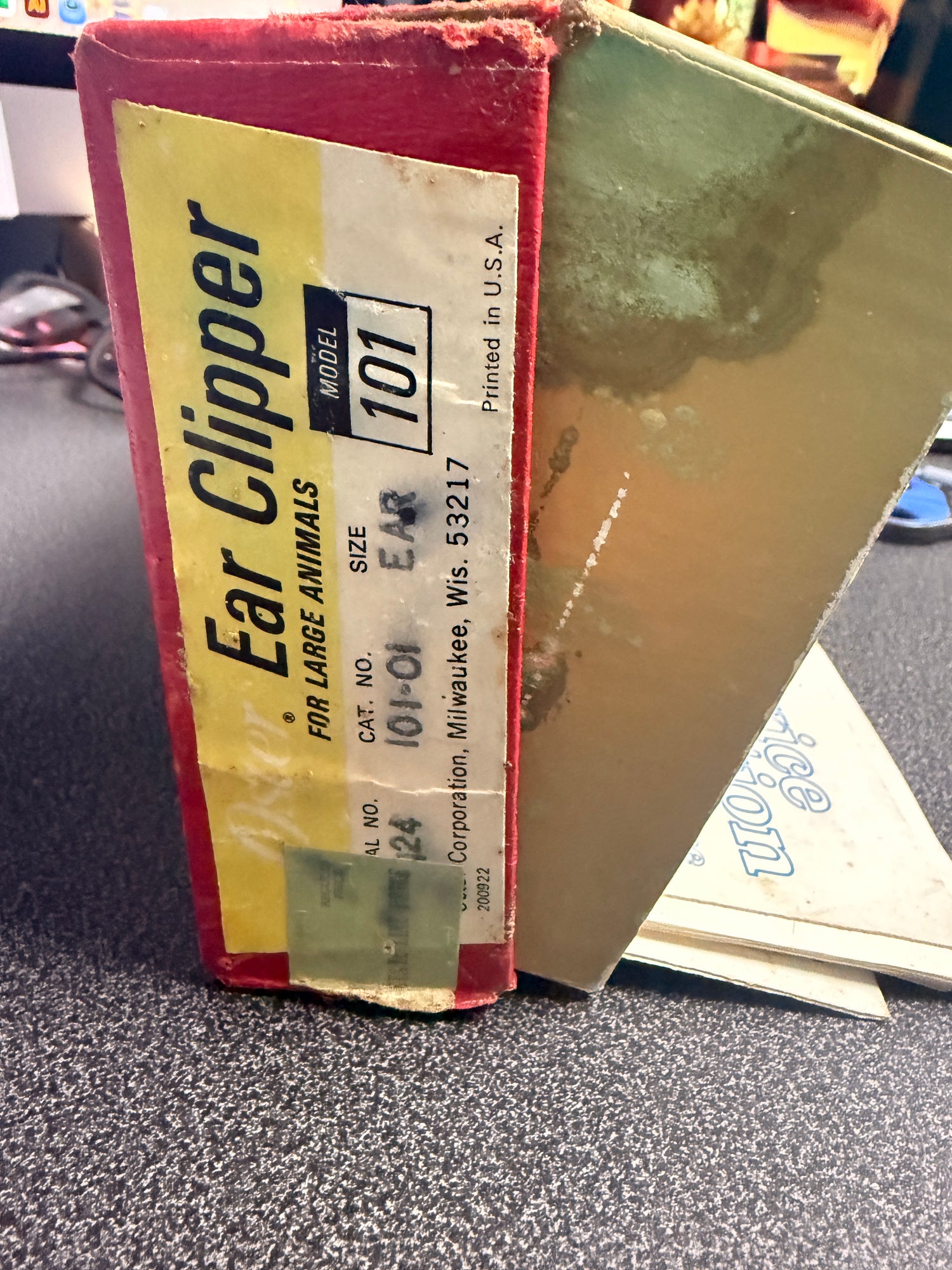 Oster Ear Clippers Older in good condition