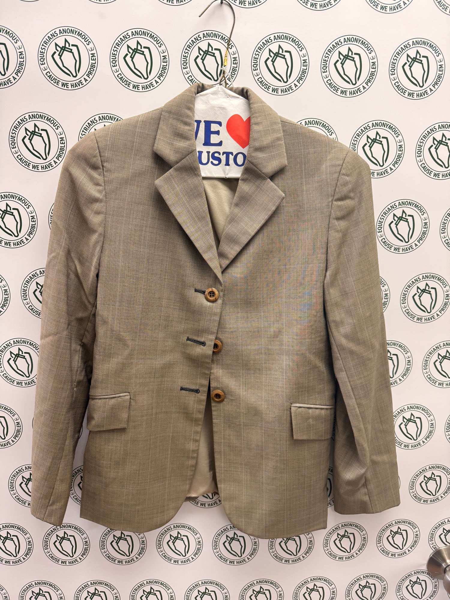 Youth Hunt seat show coats