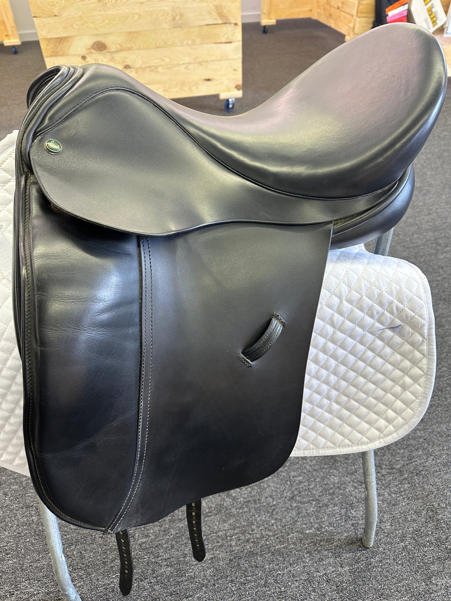 Dressage Saddle Ideal Dressage Saddle Size 17.5 Seat