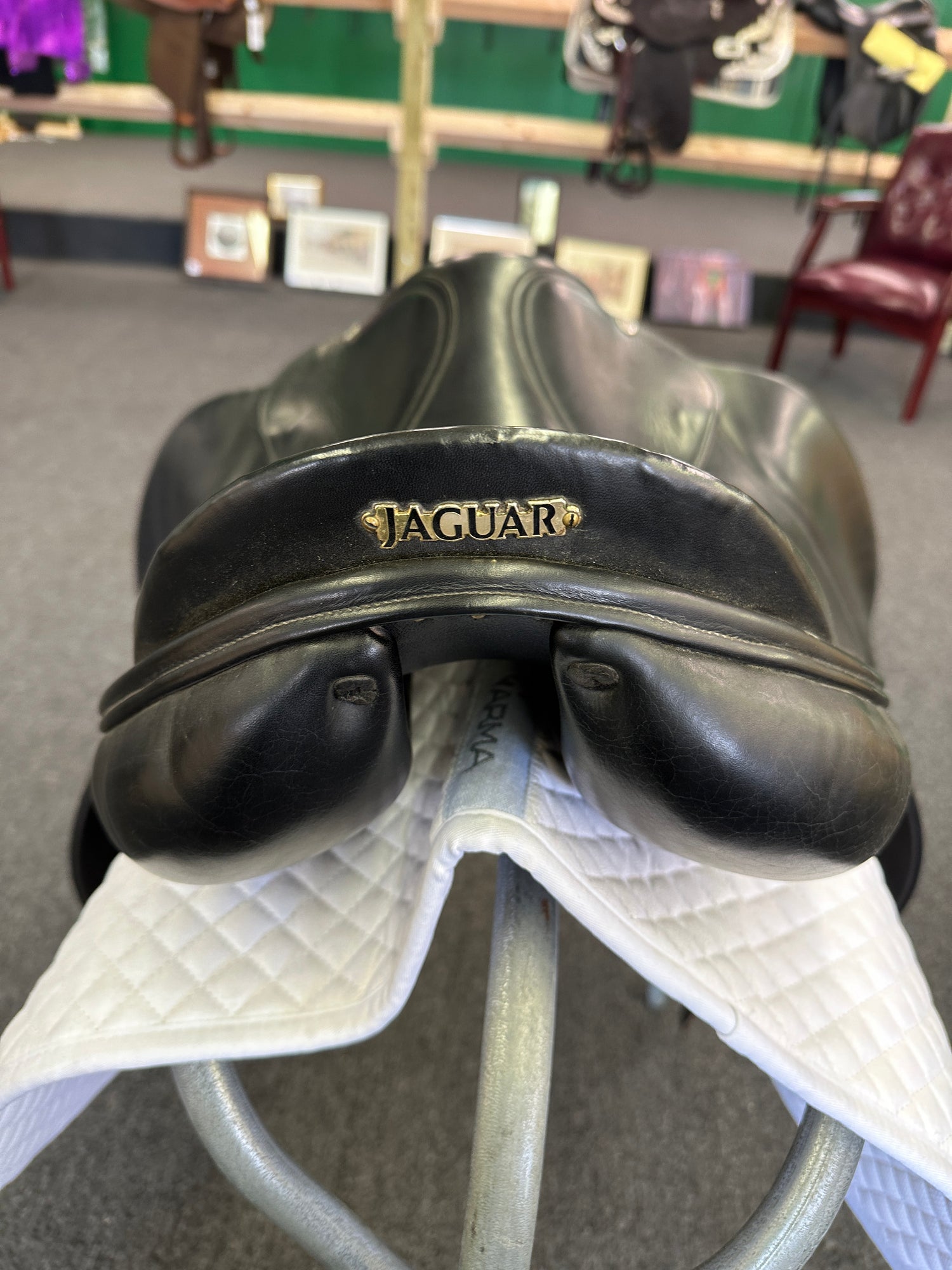 Dressage Saddle - Jaguar / Henry Dobbs Dressage Saddle Seat Size 17.5