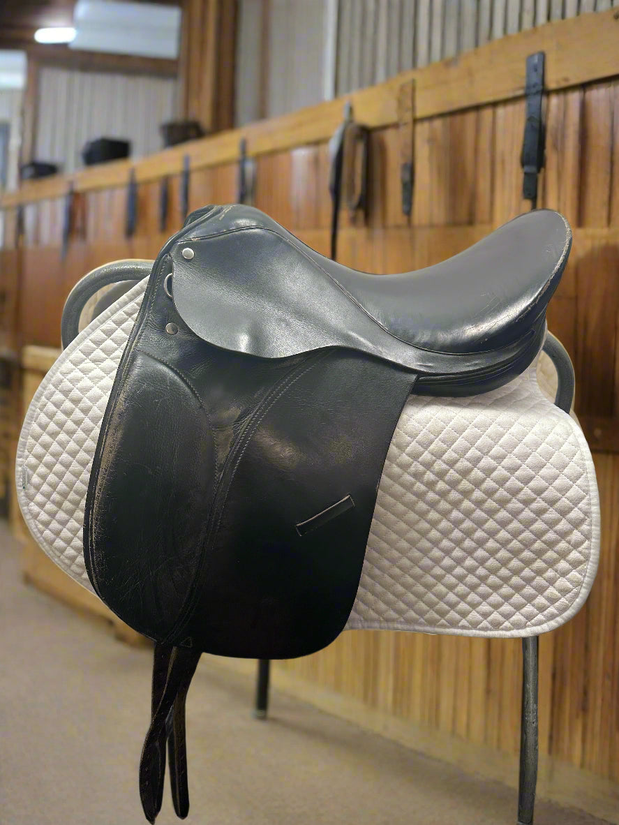 Saddle - Dressage 17" Schooling Saddle, black leather foam panels, medium