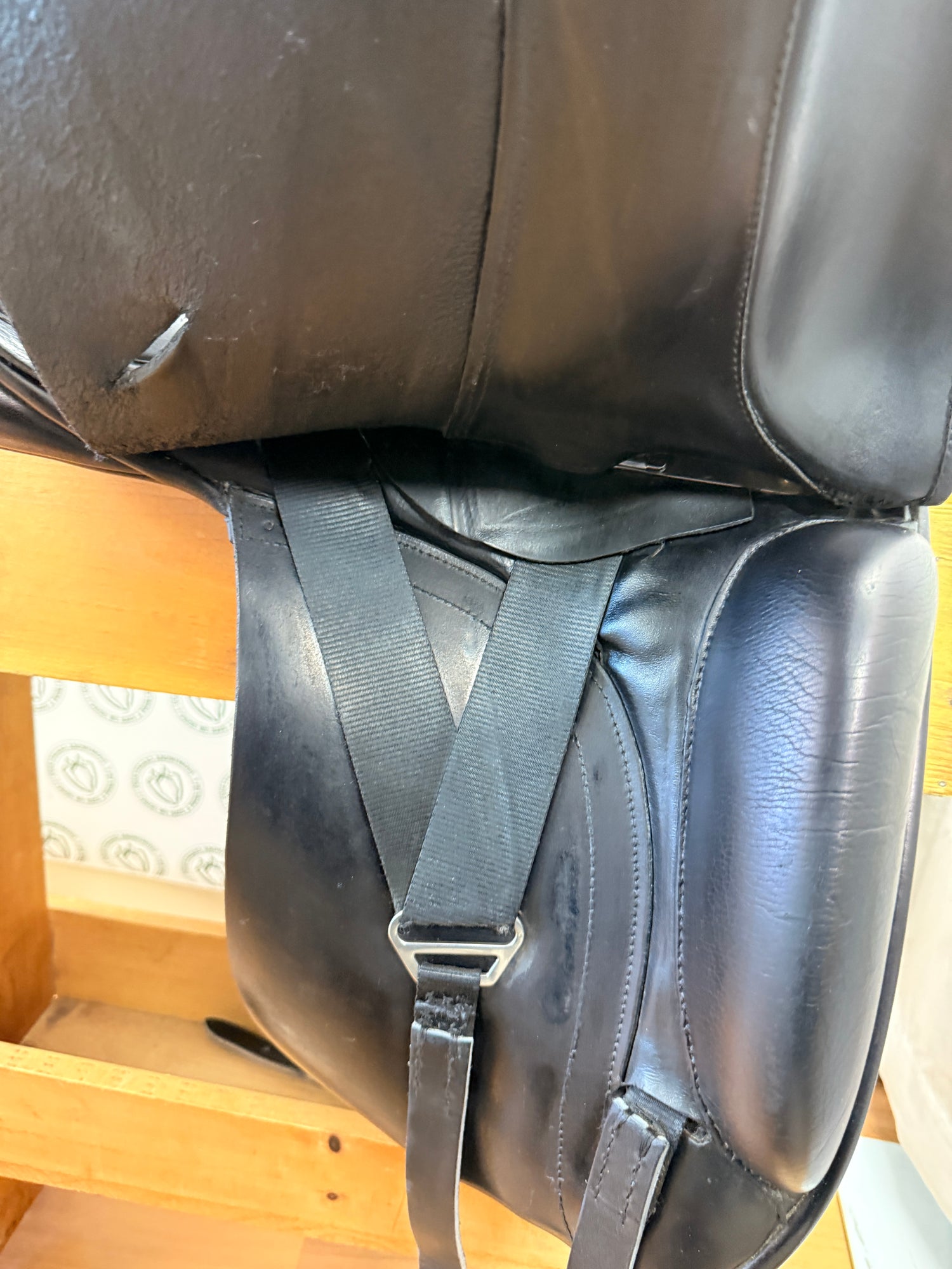 Saddle - Dressage 17.5" Custom Saddlery Wolfgang w/ buffalo lea