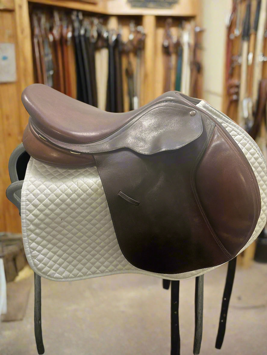 Saddle - English AP 16.5" Bates, brown leather with changeable gullet