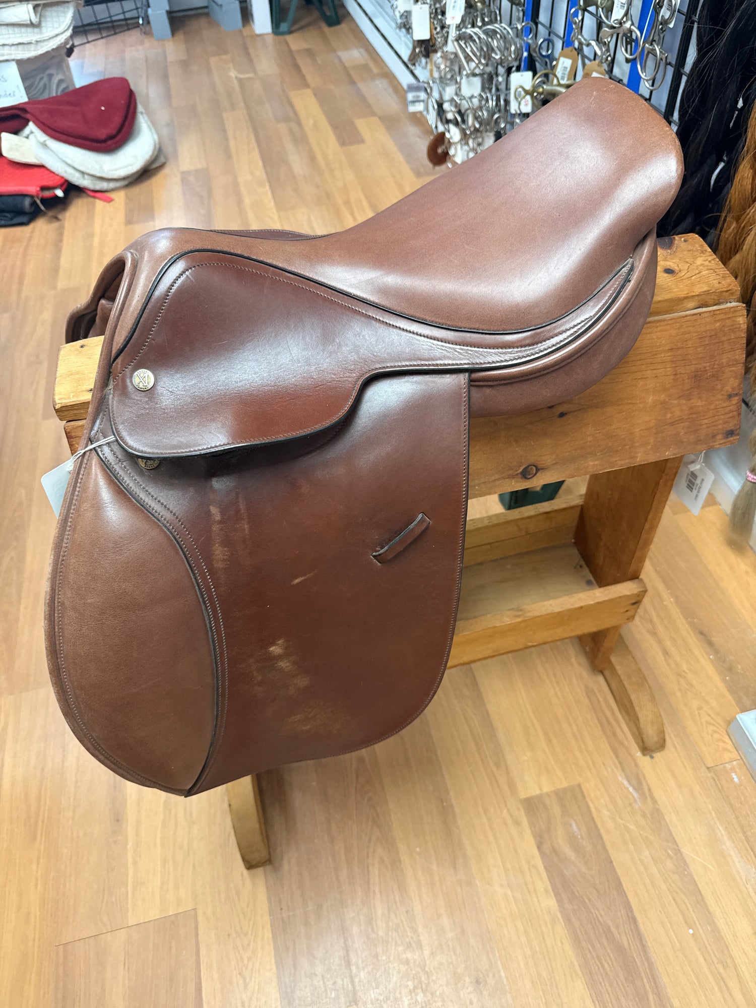 Saddle - English H/J 17" Crosby XL