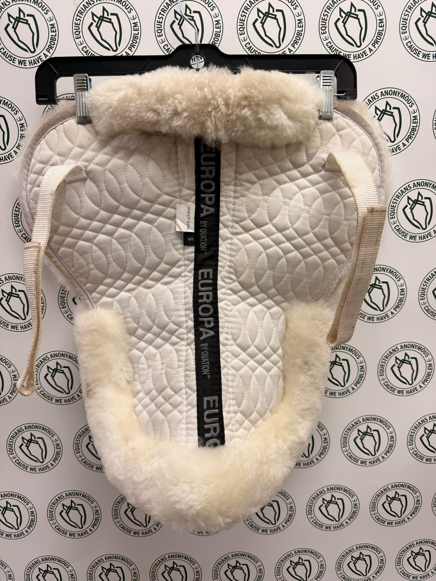 Small Ovation Europa Saddle half pad Sheep Skin