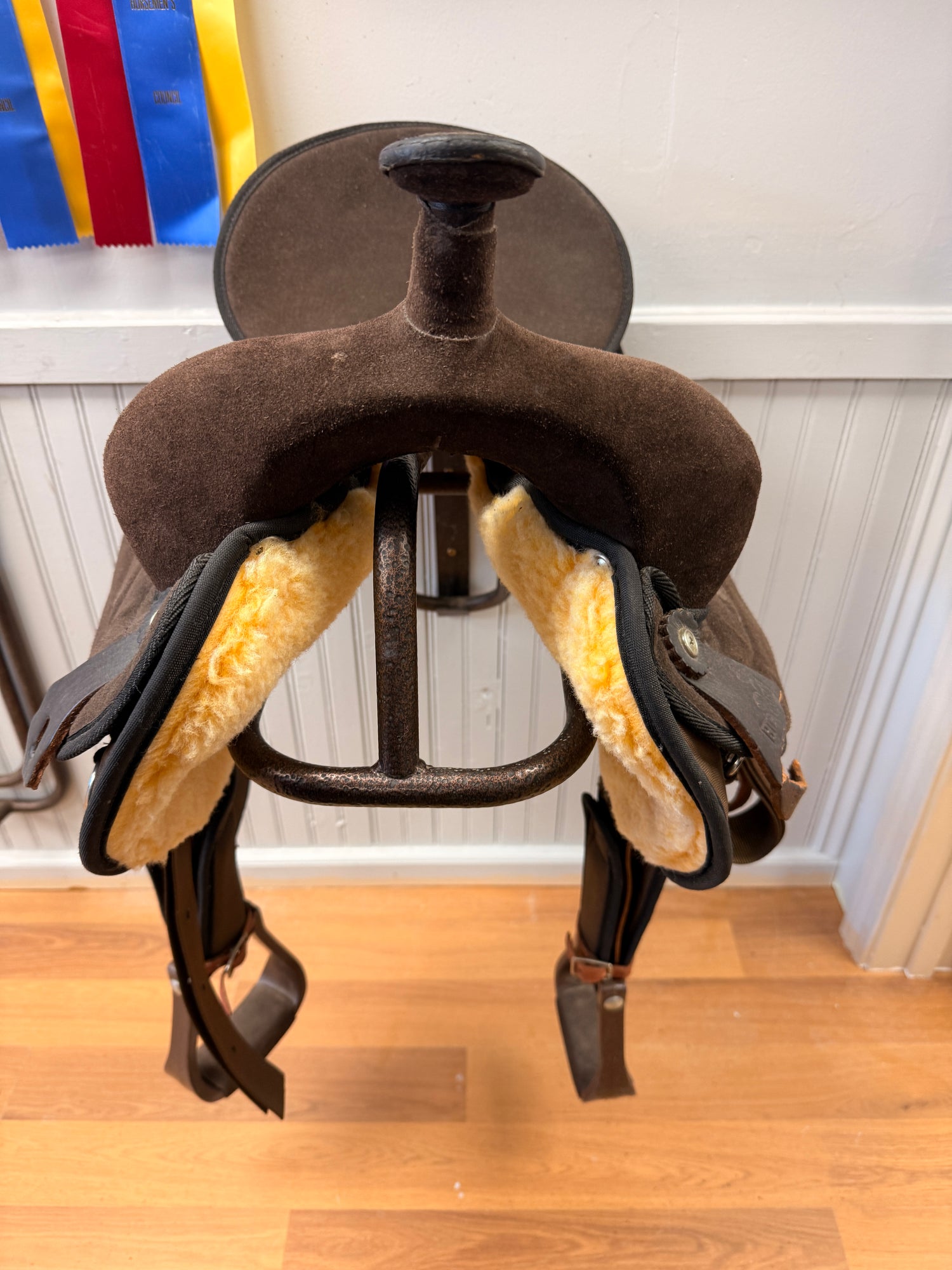 Saddle - Western 17" Big Horn Brown Suede Synthetic