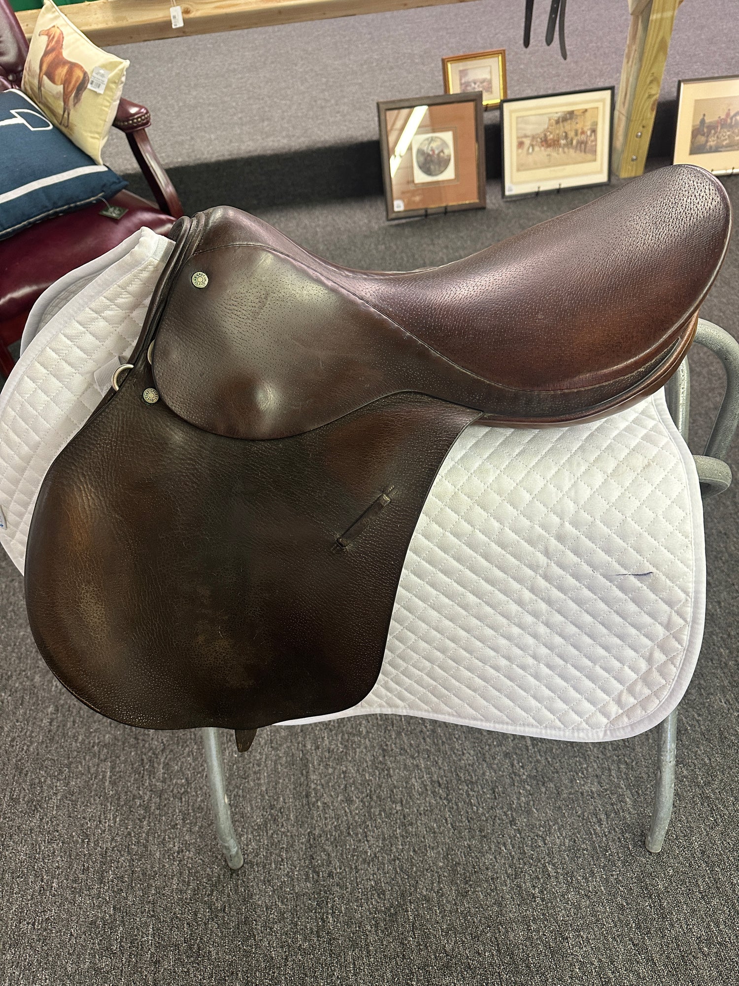 Saddle - Hunter / Jumper Crosby Corinthian Seat 17 Med/wide Gullet