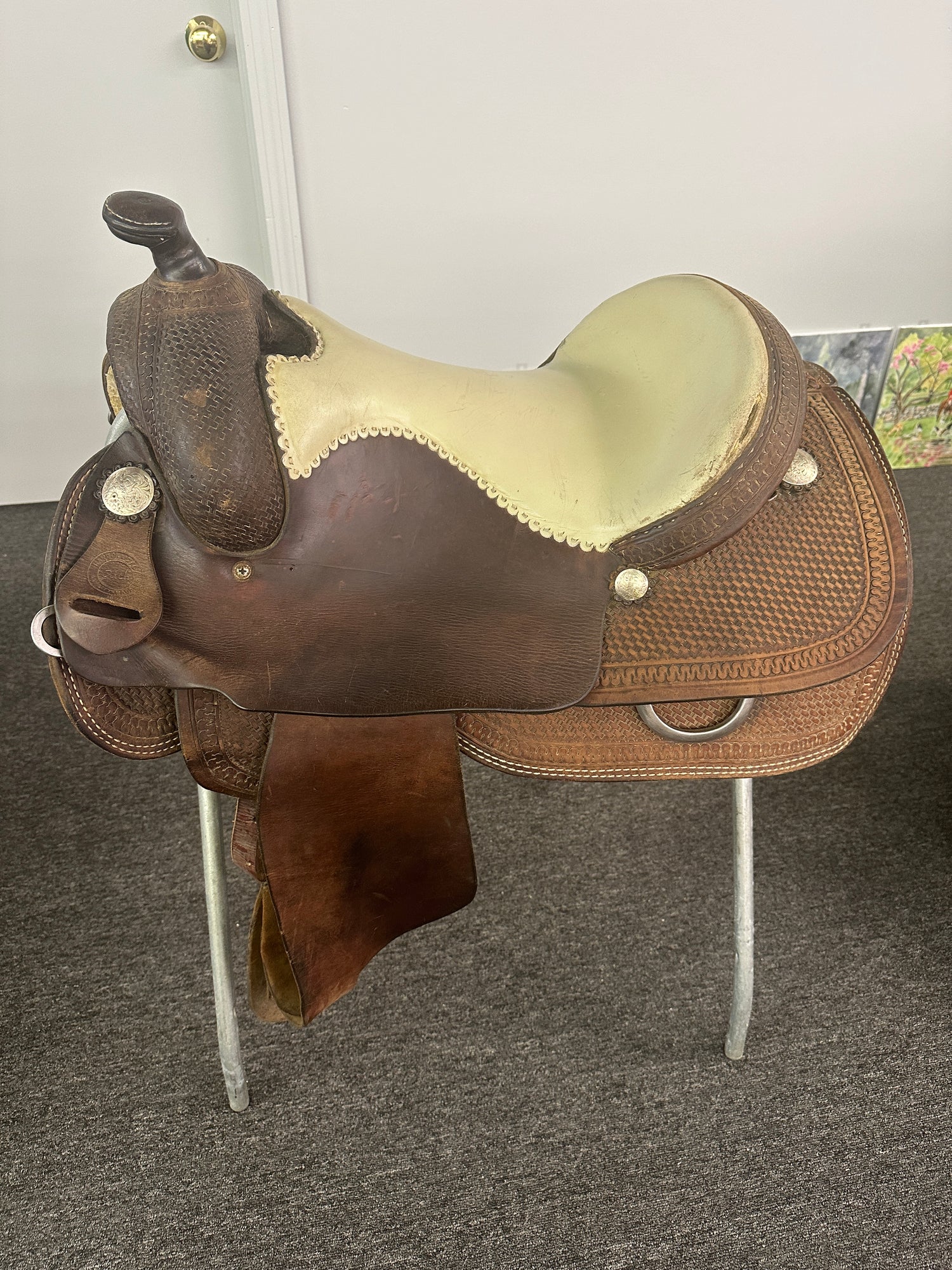 Saddle - Western Saddle Don Rich Seat size 16