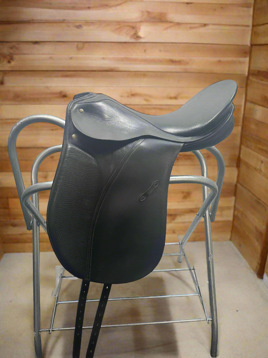 Saddle - Dressage 16.5" seat Passier / PS Baum