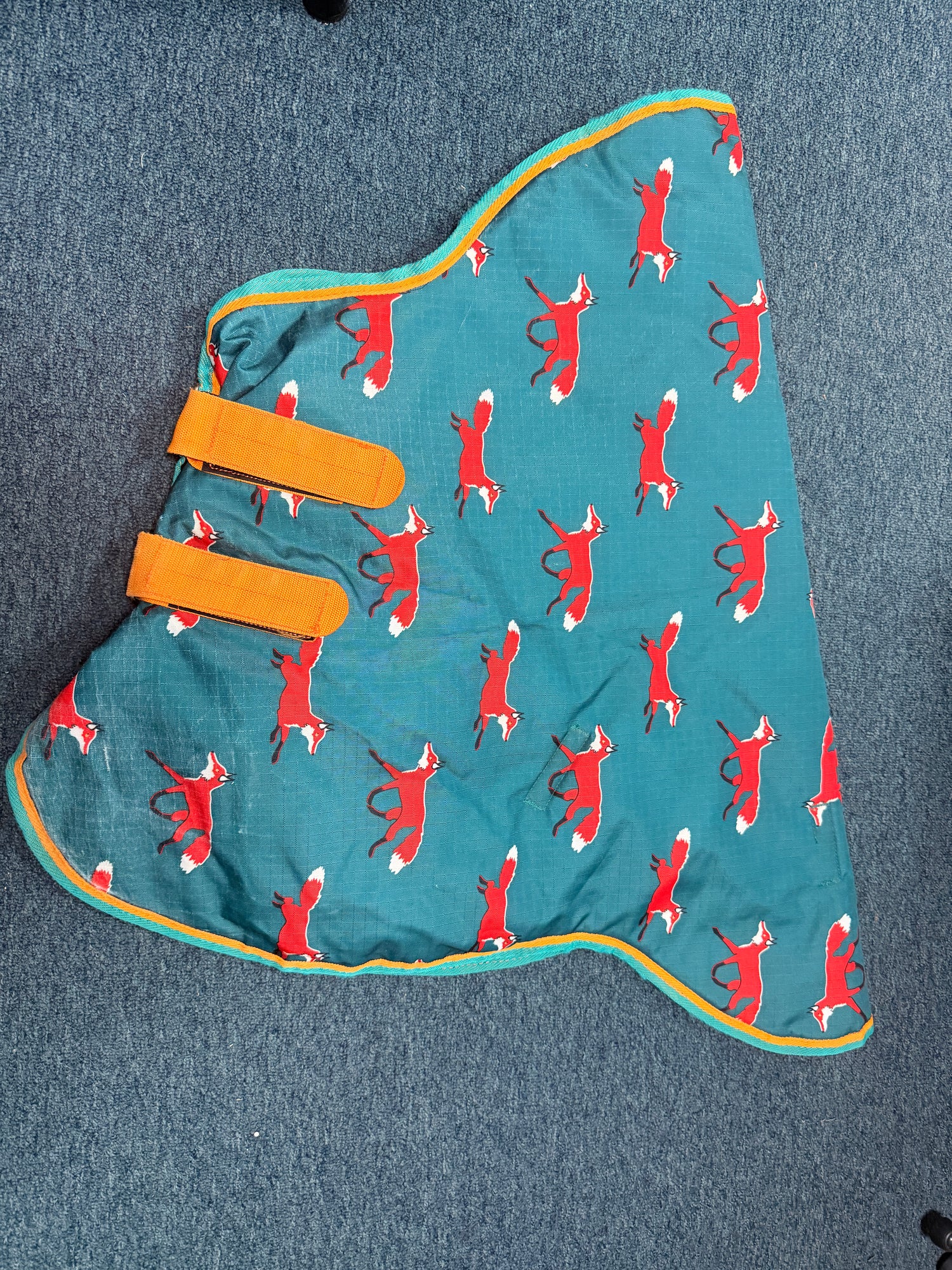 Large Shires Fox Neck Attachment with light fill