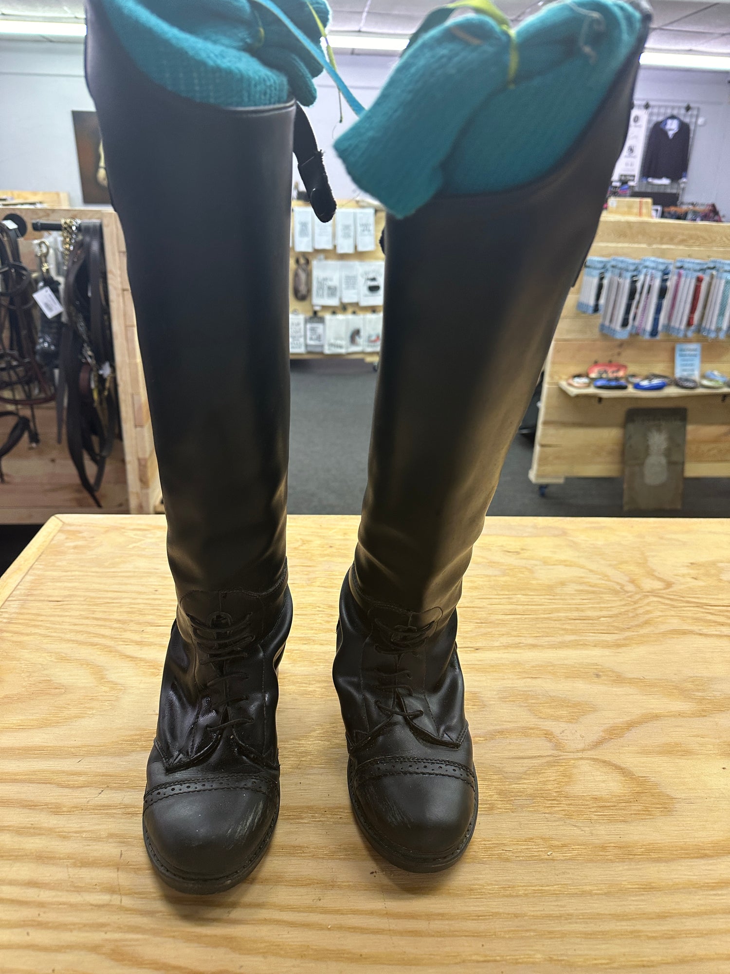 Women's Tall Field Boots Black - Size 6R in good Condition