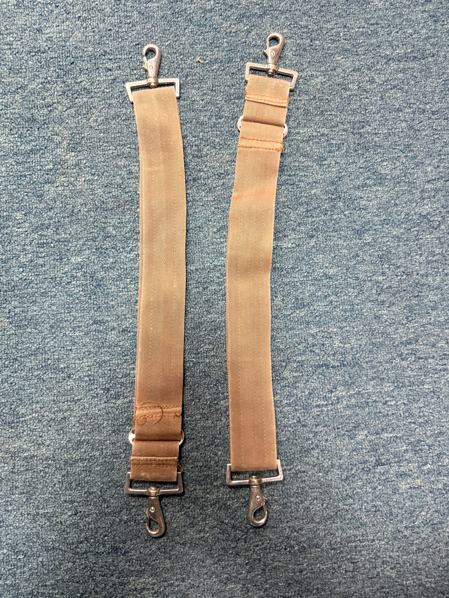 1 pair of blanket straps brown