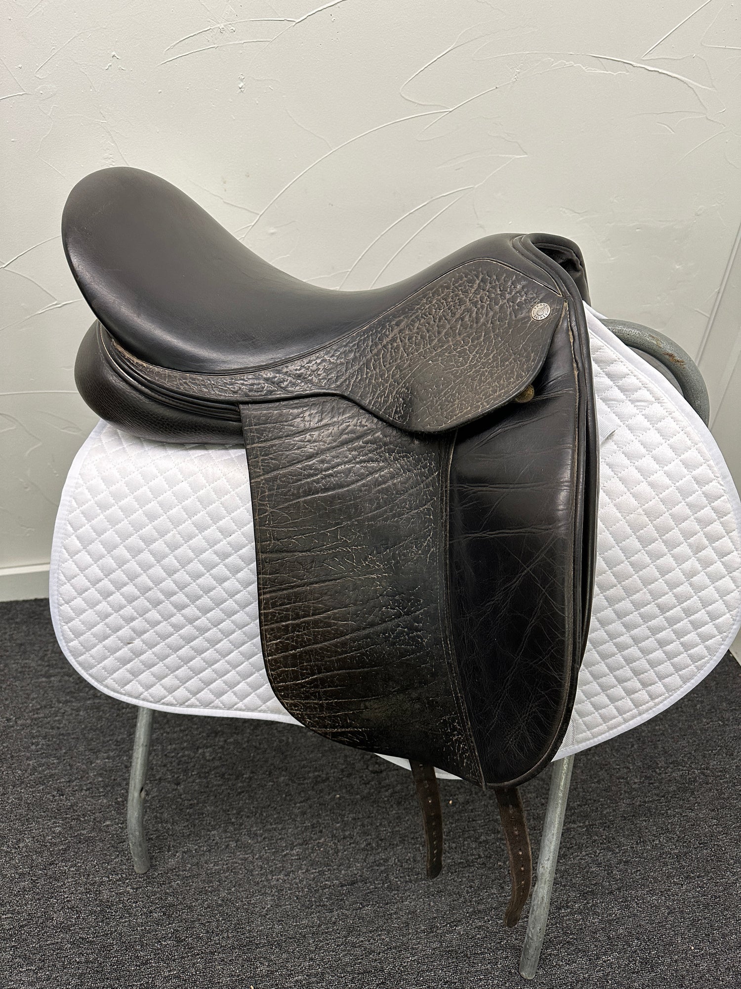 Saddle - Dressage Frank Baines Seat Size 18