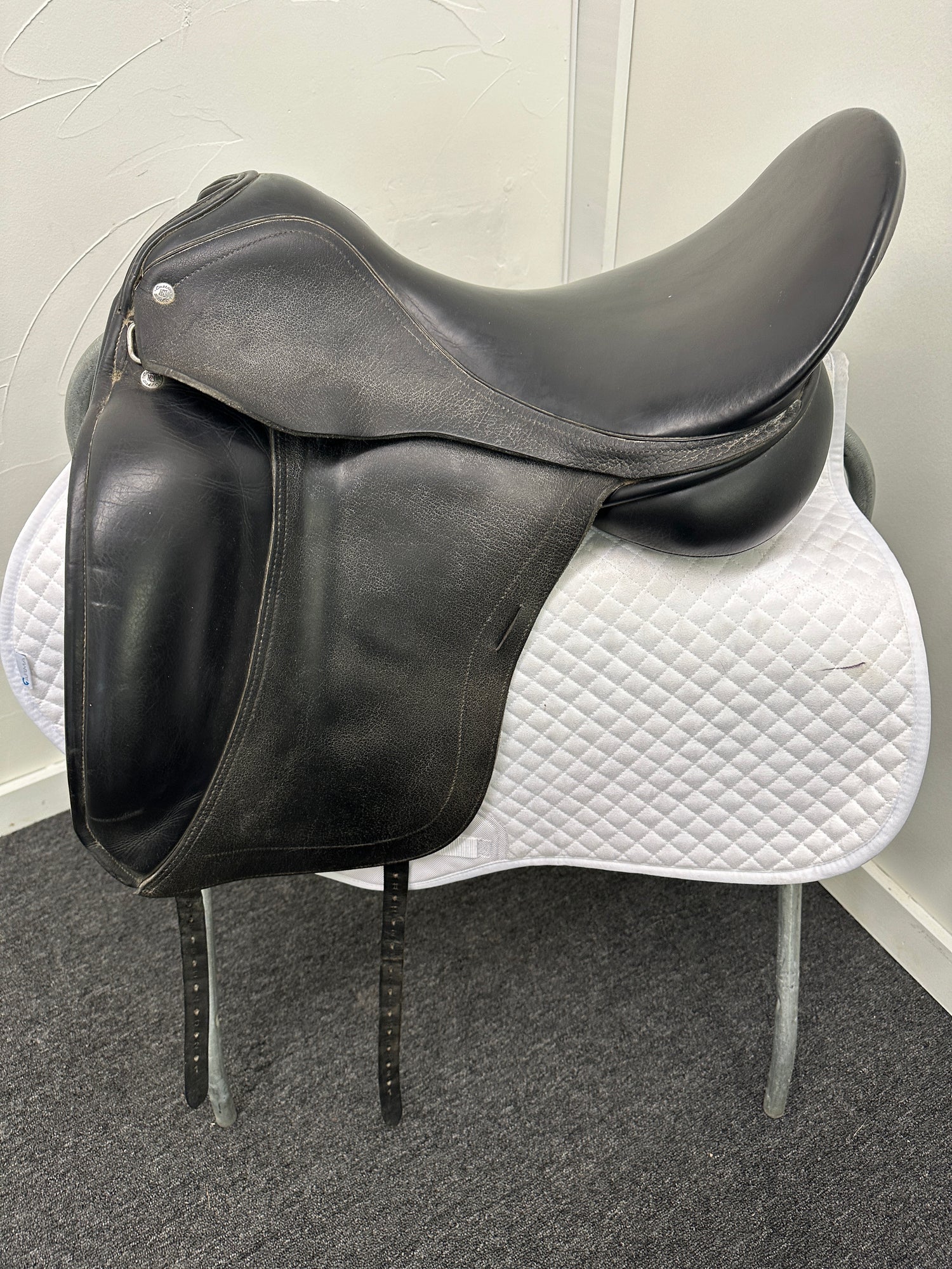 Saddle - Dressage Custom Saddlery Seat size 18