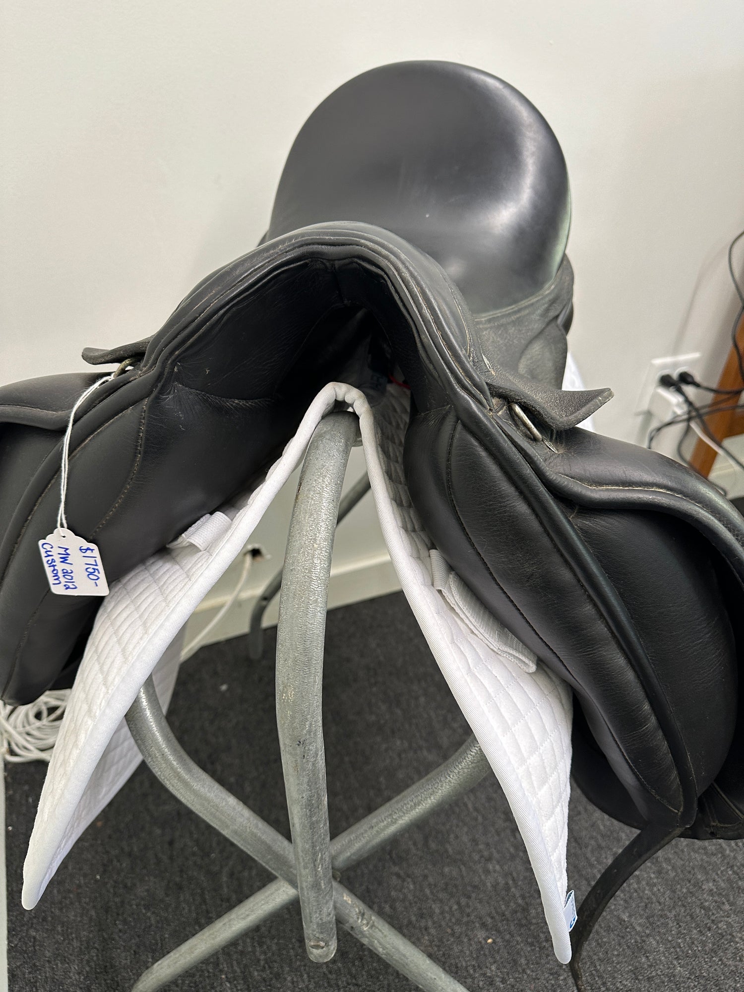 Saddle - Dressage Custom Saddlery Seat size 18