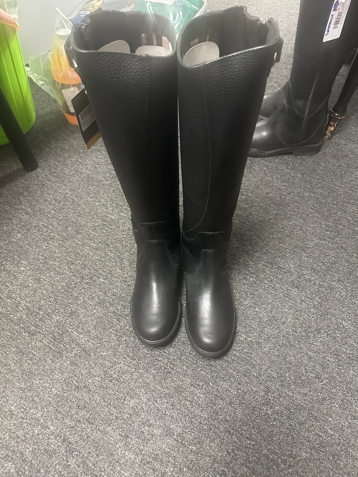 8.5 Women's Ovation Moorland II Highrider NEW