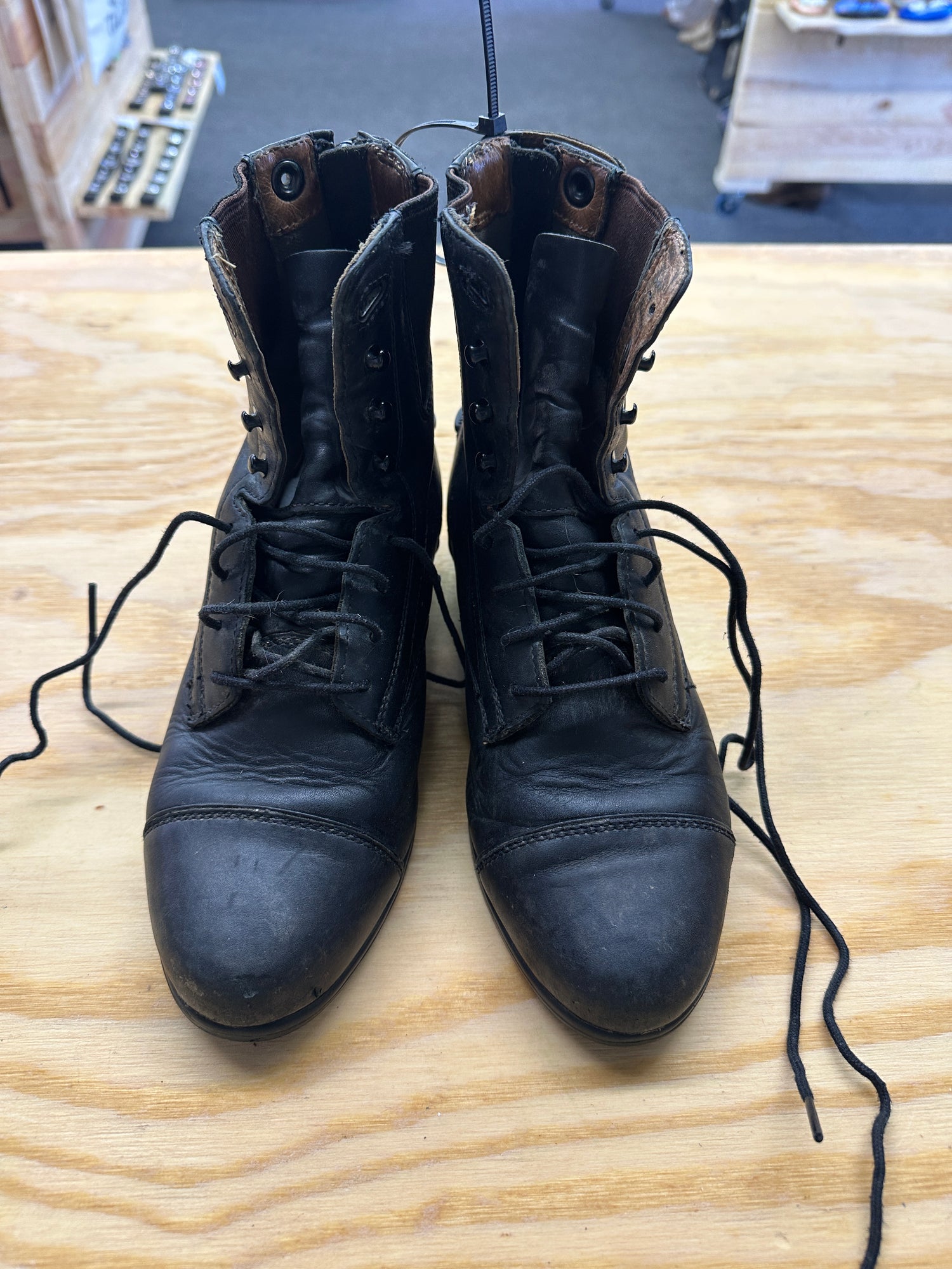 Women's Ariat Paddock Boots Size 7 Black Rear Zip