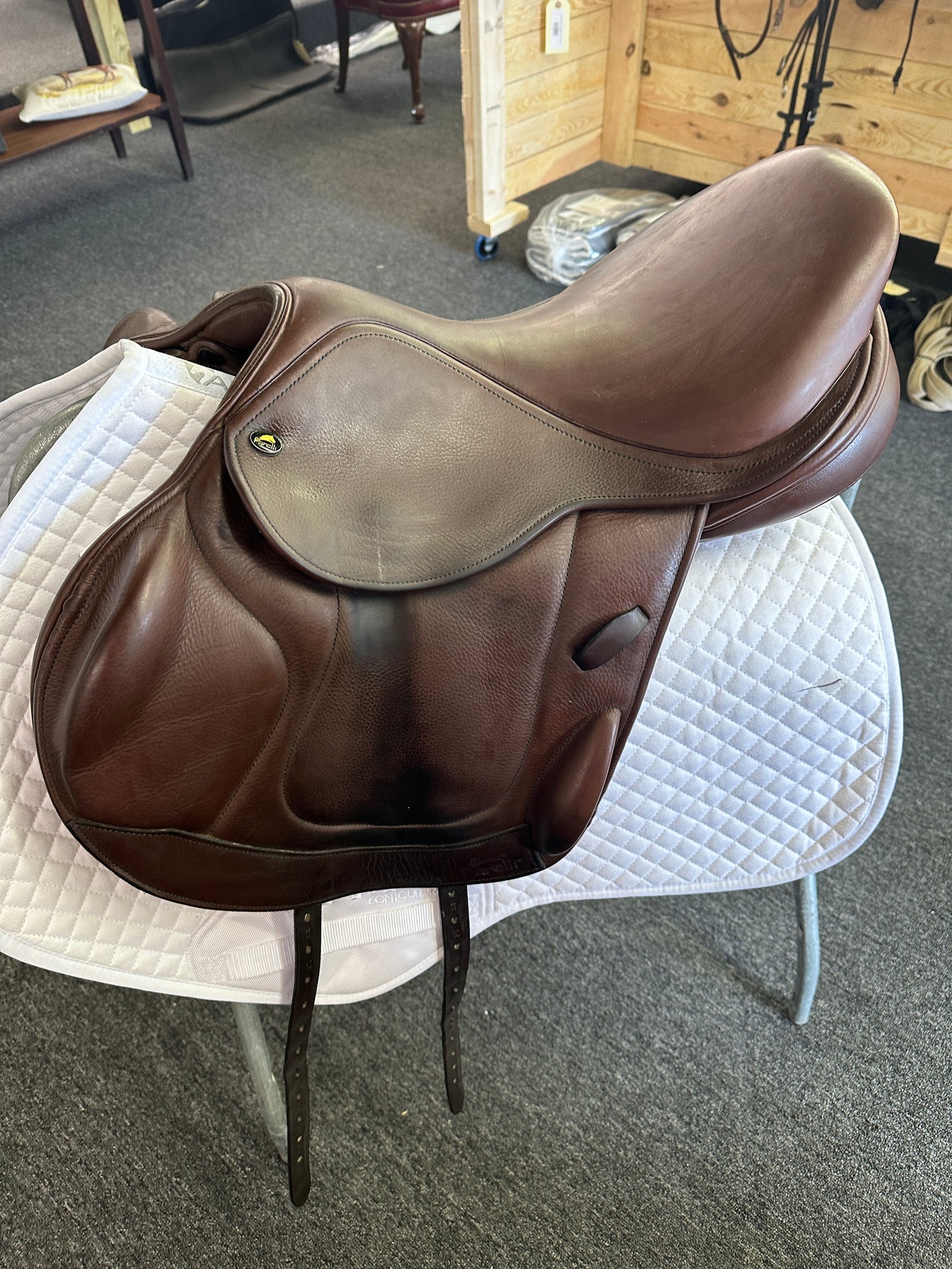 Saddles - Perelli Monoflap Seat Size 17.5