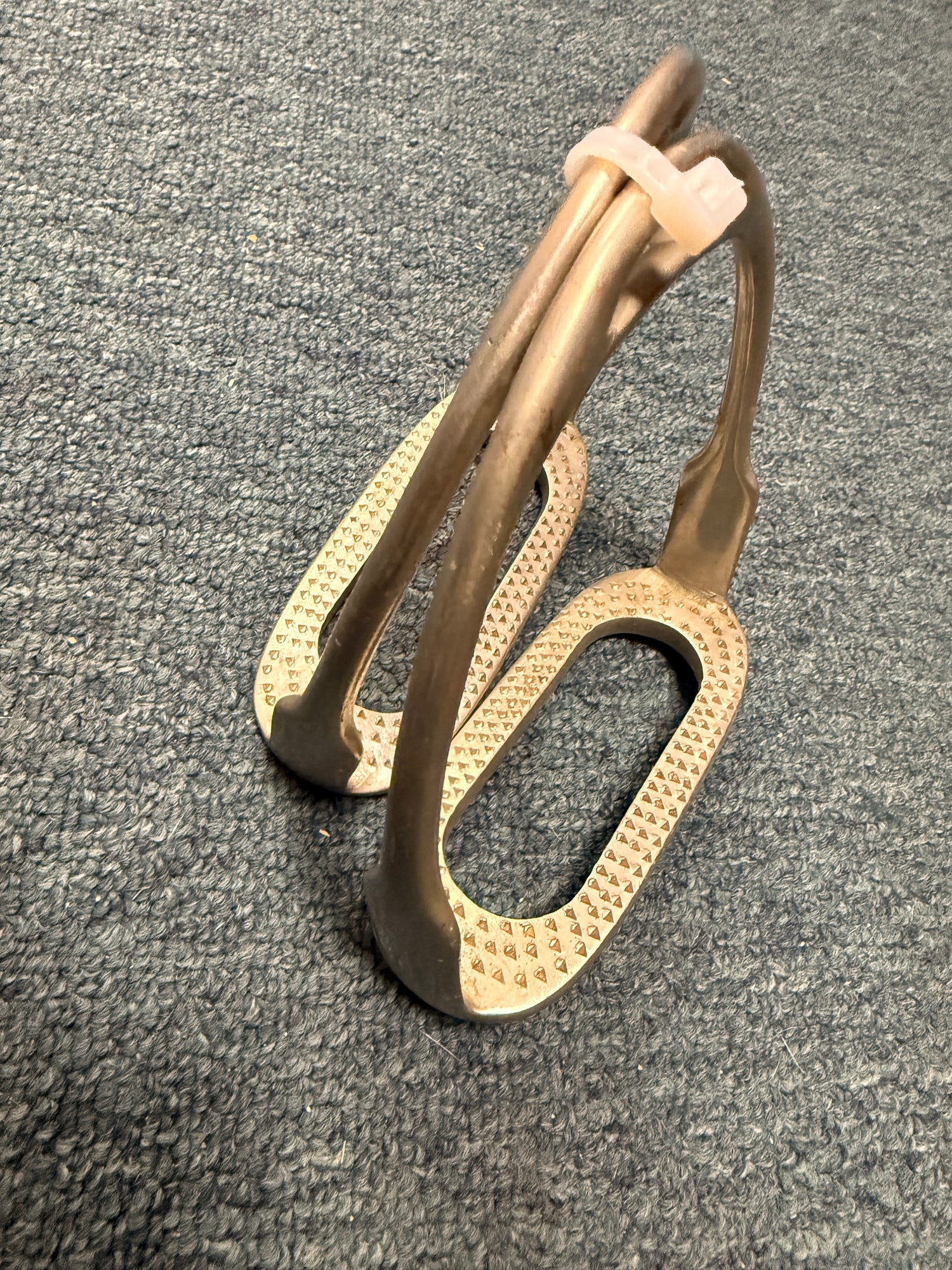 4.5" English Stirrup need pads