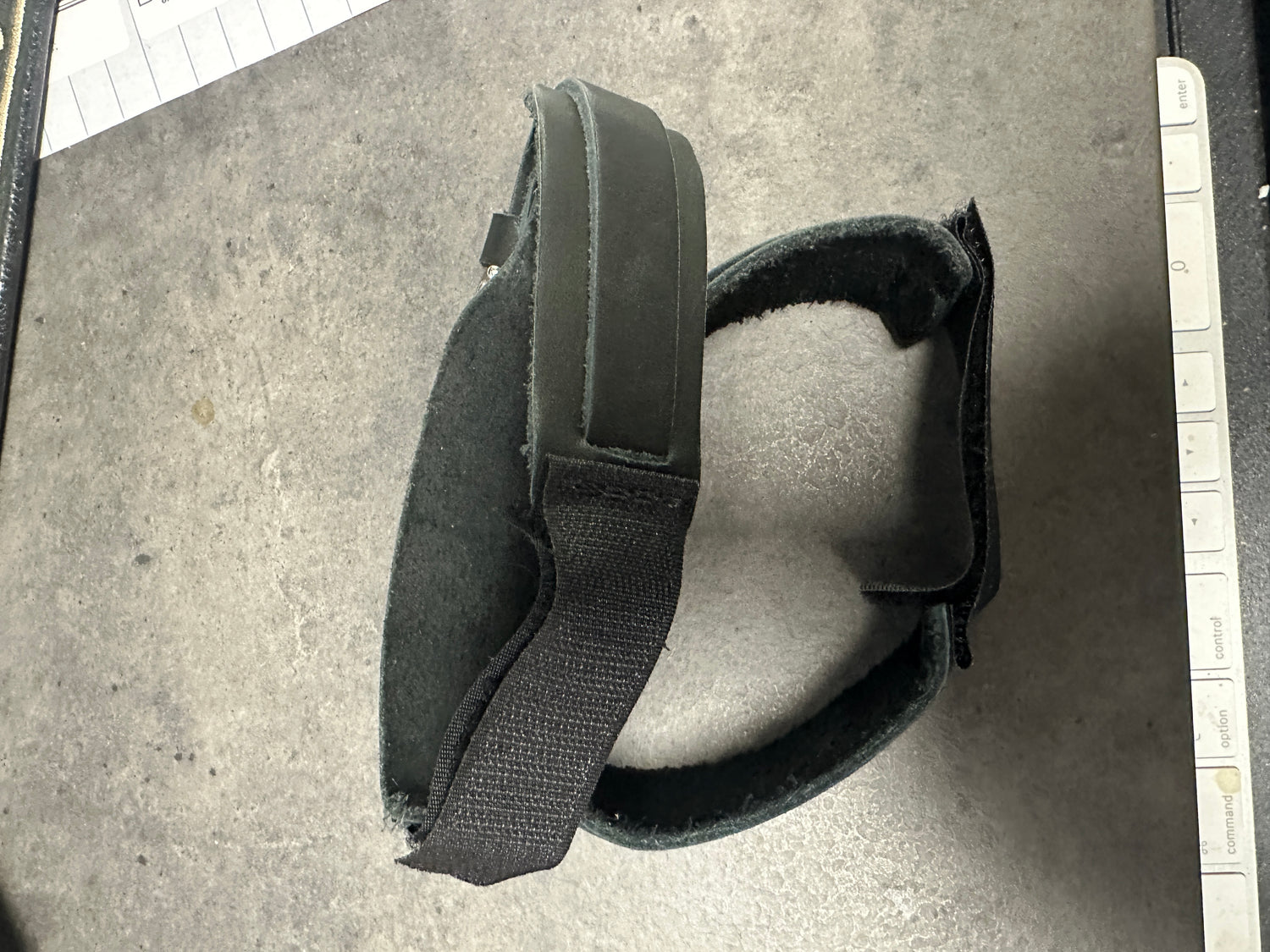 Youth Show Garters Black