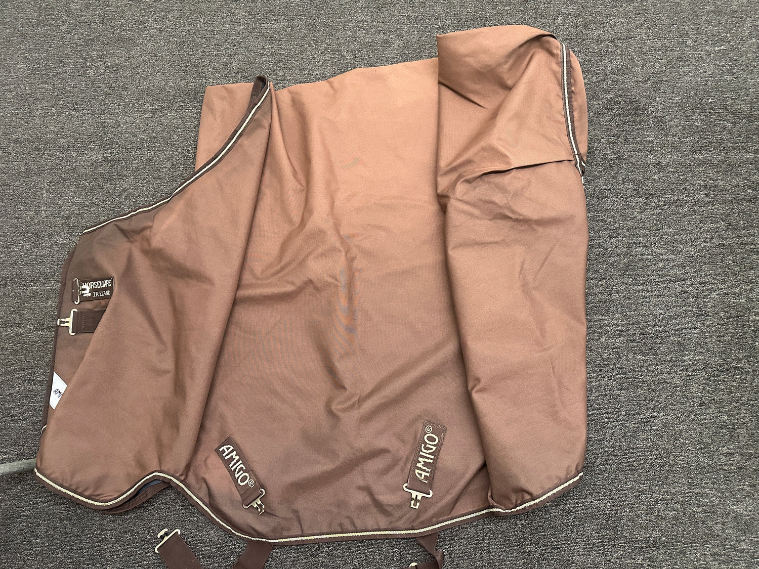 Horse Blanket - Horsewares Amigo - Brown Medium Weight Size 78