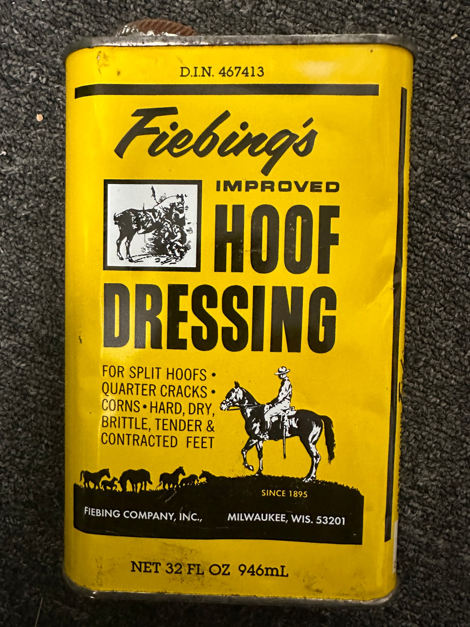 32 Fl Oz Fiebing Improved Hoof Dressing Metal can