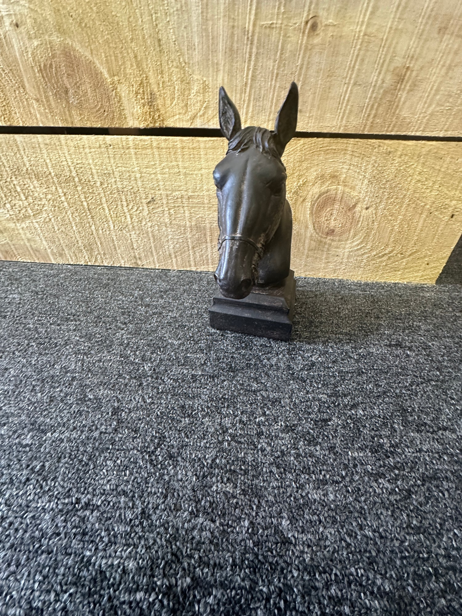 Horse Head 8 inches composite antiqued finish