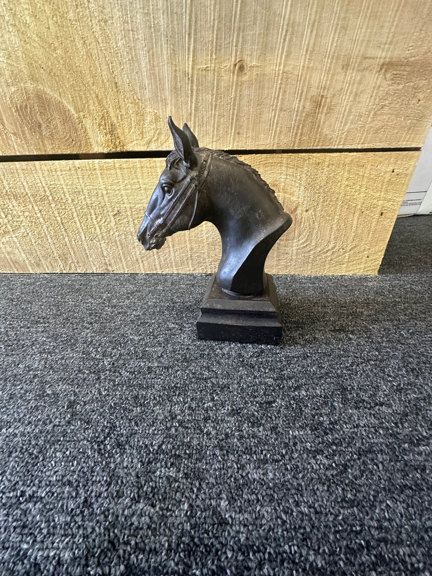 Horse Head 8 inches composite antiqued finish