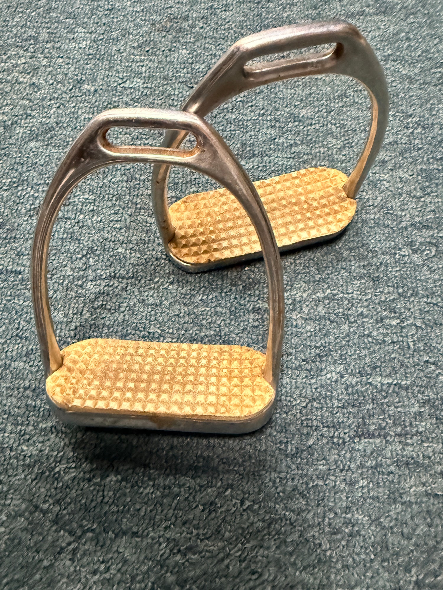 4.25" English Stirrups