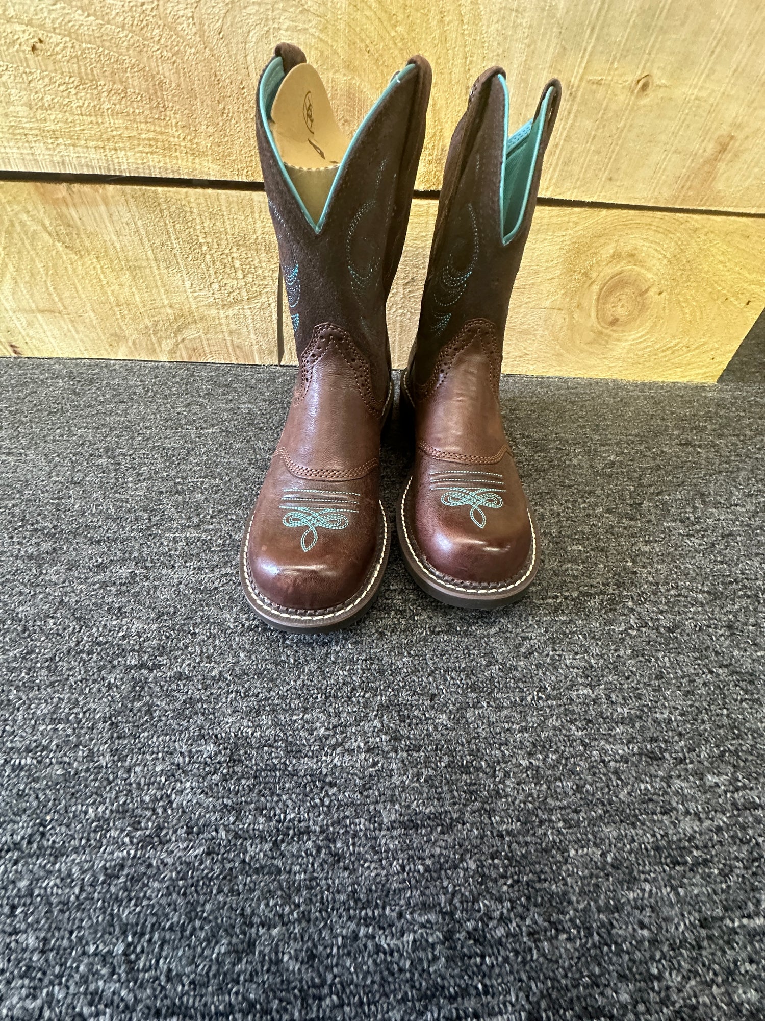 Boots - Women's Ariat Western Boots - New Size 8.5