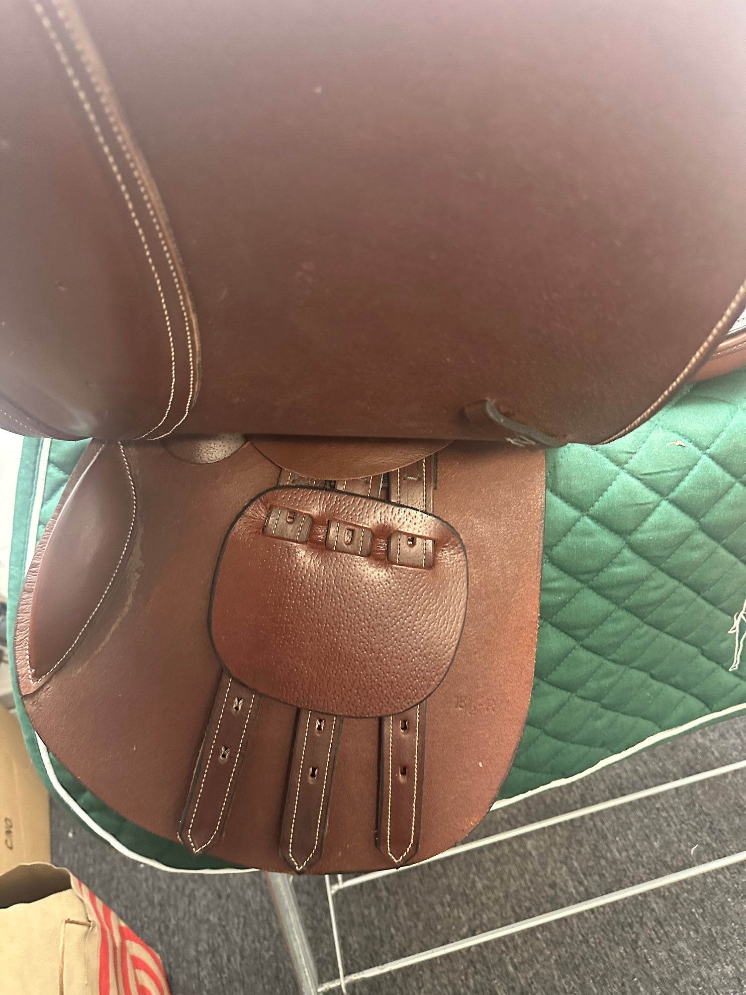 Saddle - English H/J 16.5" Kincade Like New
