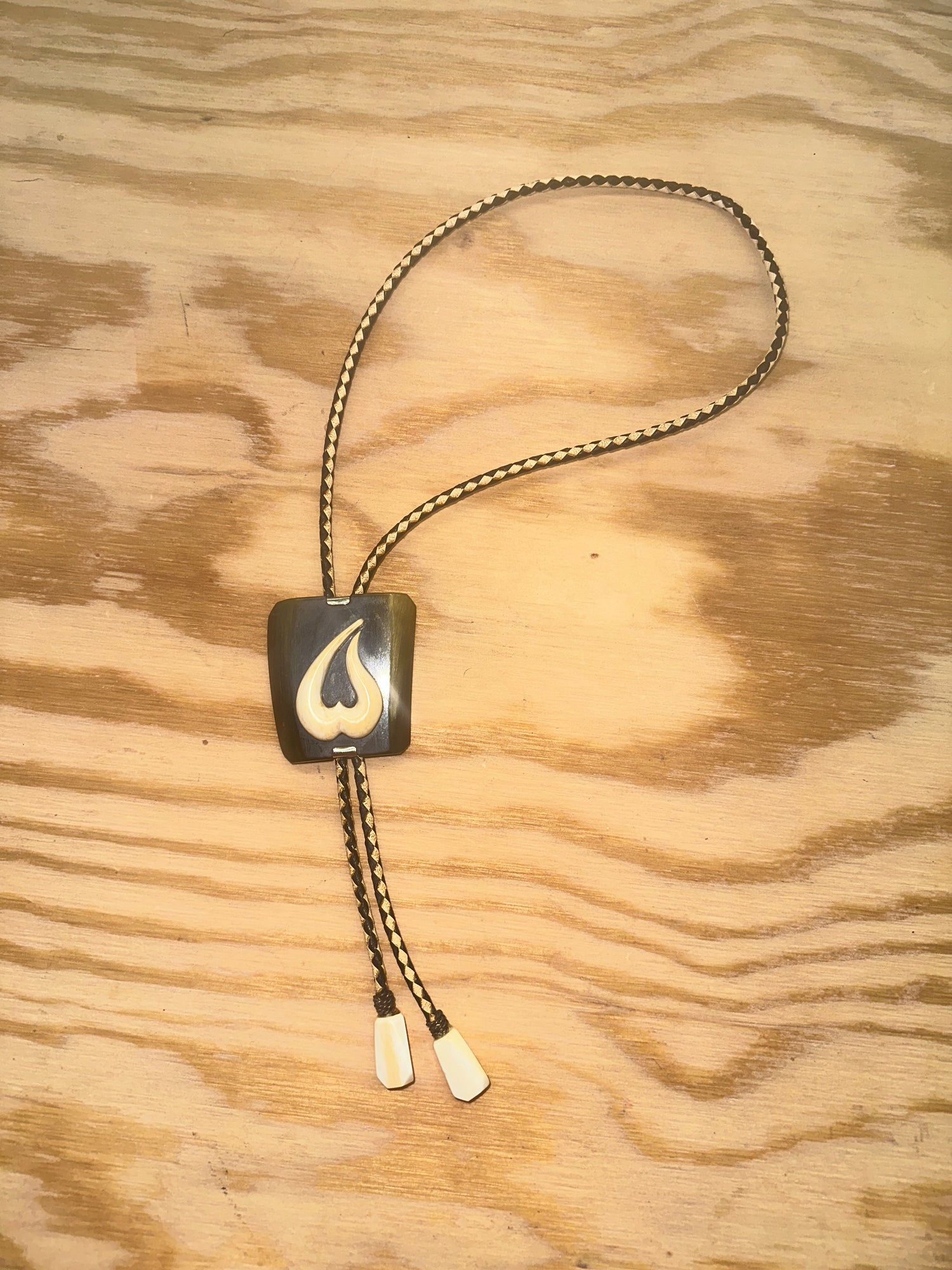 Horn & Ivory Bolo