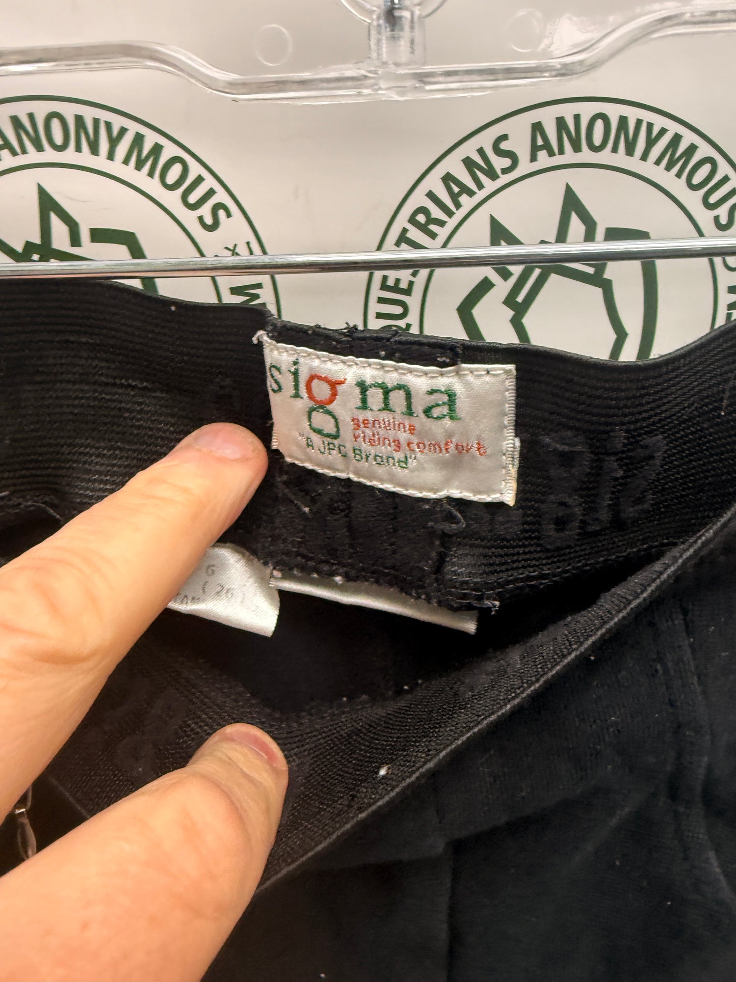 26 Women's Blk Pull On Sigma Knee Patch Breech